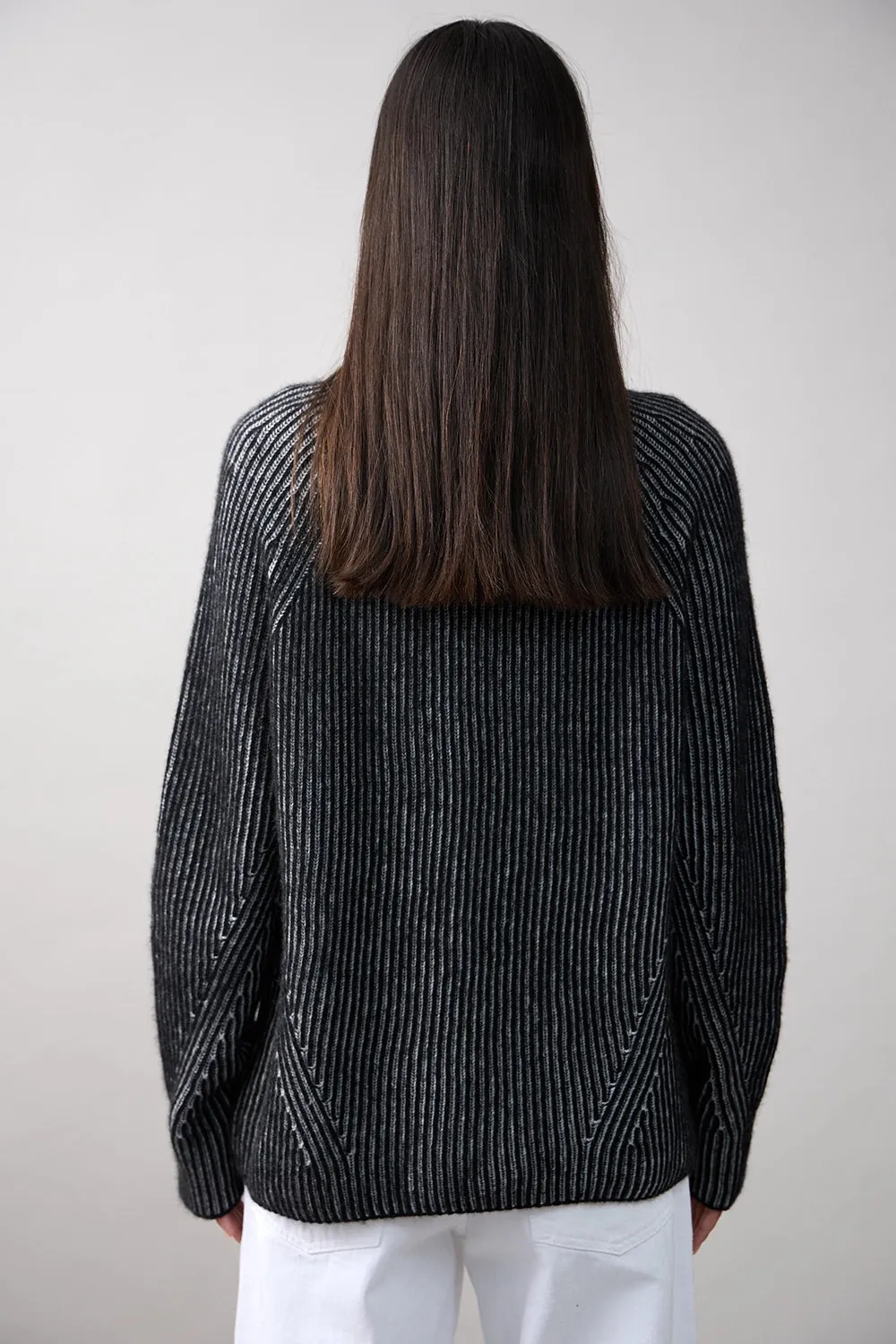 Mia Fratino Ren Rollneck 25919
