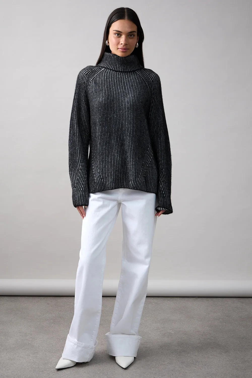 Mia Fratino Ren Rollneck 25919